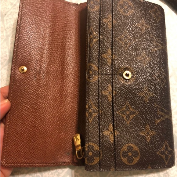 Bundle Authentic LV wallet - Picture 2 of 8